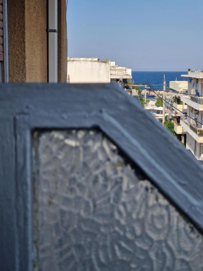 Above Apartments Near The Airport Artemida  Buitenkant foto